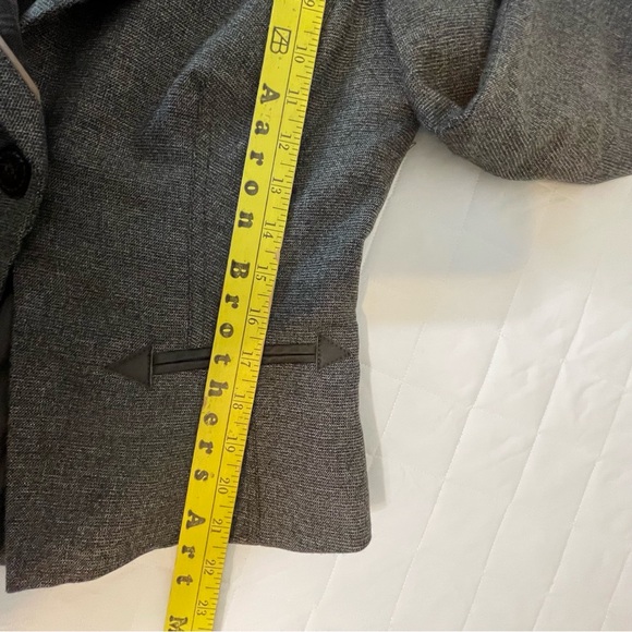 Jacket Skirt Suit Bebe Set Office Siren Size 6 Grey Ruffle Fitted viscose & wool - Picture 7 of 13